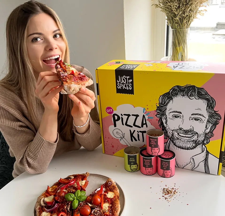 Influencerin bymaren probiert zum ersten mal das sehr sehr gute DIY Pizza-Kit von Just Spices aus